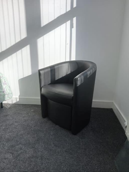 Roovi'S Nest Villa Nottingham Bagian luar foto