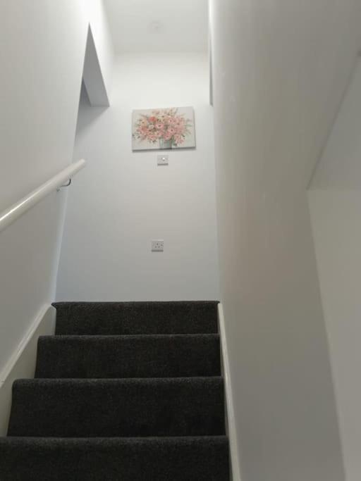 Roovi'S Nest Villa Nottingham Bagian luar foto